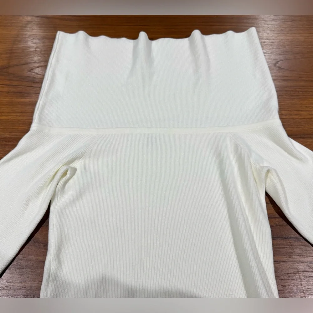 Aritzia Wilfred Nola Sweater in Light Birch Size L Wonder Yarn Slim‎ Fit Winter - Picture 5 of 11